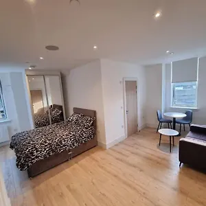 Lovely One Bedroom In Town Ilford