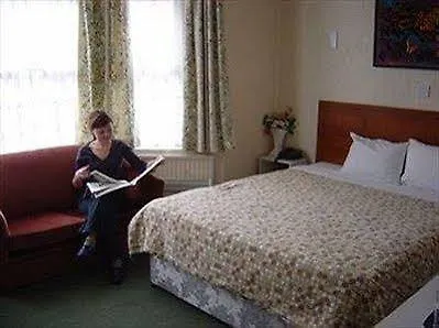 **  אילפורד Park Hotel בריטניה