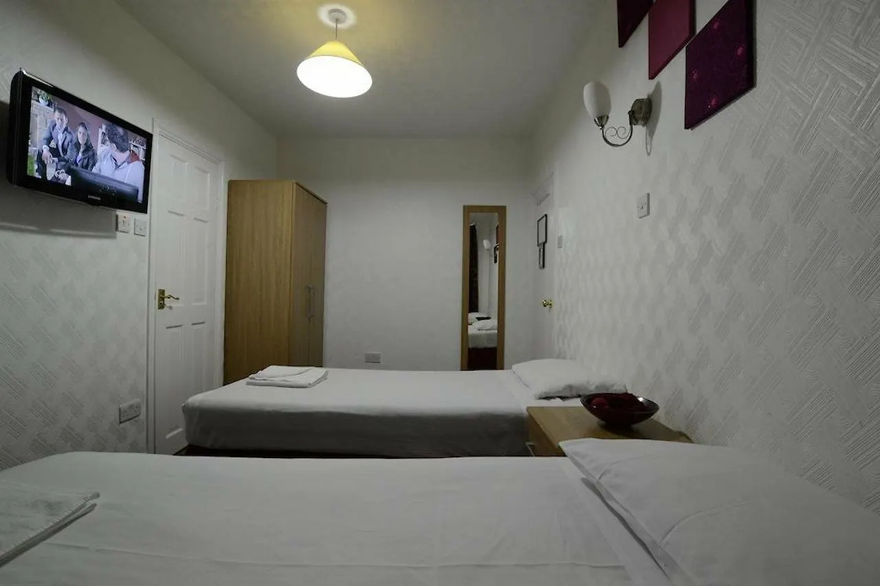 **  אילפורד Park Hotel בריטניה